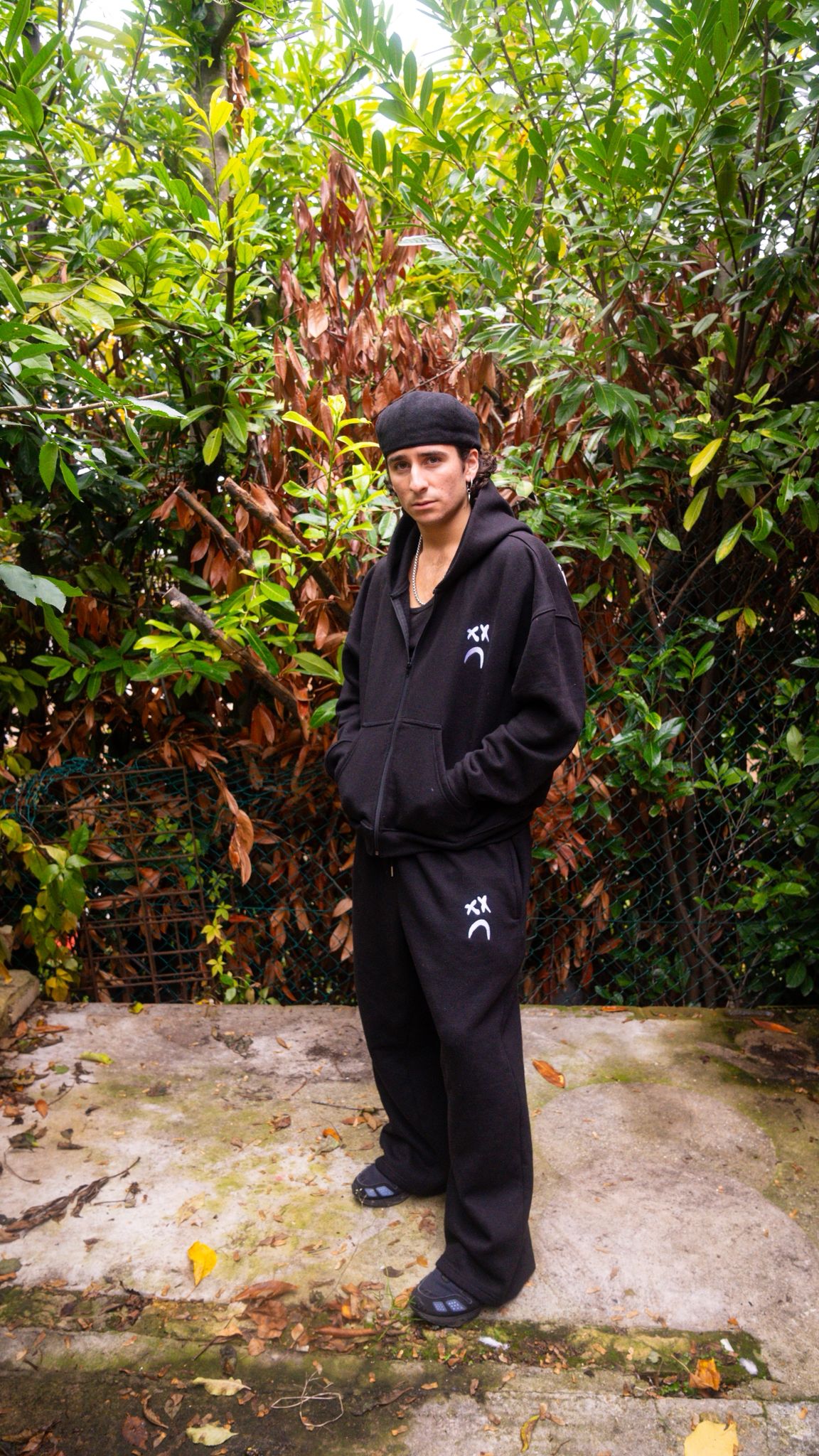 LONA 'TRACKY' - BLACK